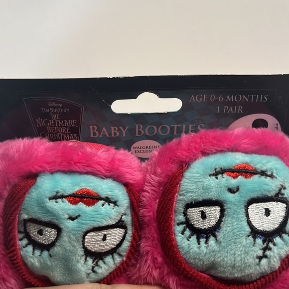 NIGHTMARE BEFORE CHRISTMAS BABY BOOTIES ~ Sally - Picture 4 of 4